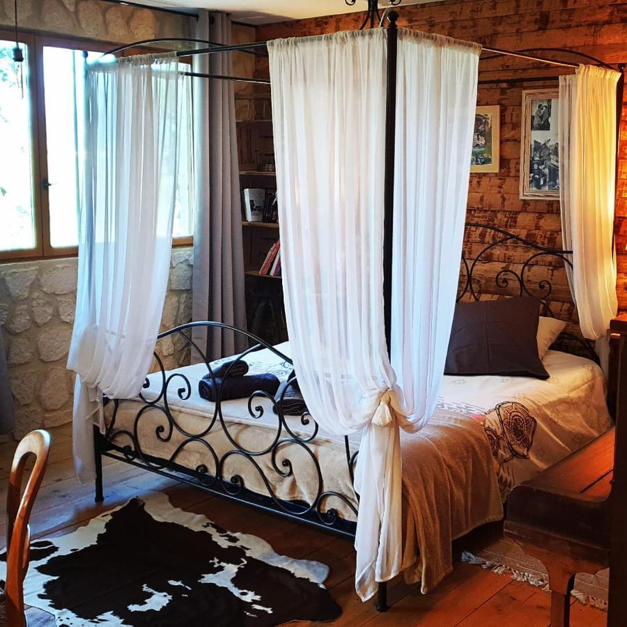 Chambre D'Hotes Le Petit Ranch Los Masos Exterior photo